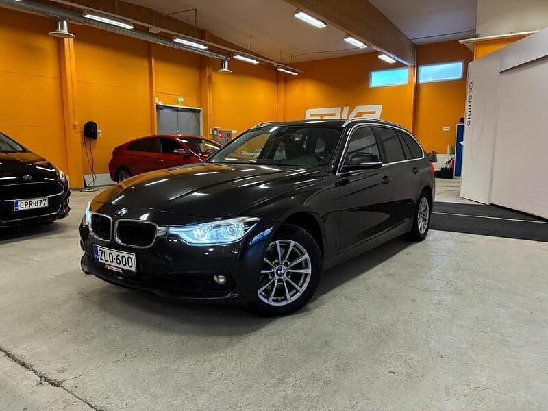 Käytetty 2017 BMW 320 Exclusive Farmari | 20 900 € (Perustarjous) - Kuva 1/4