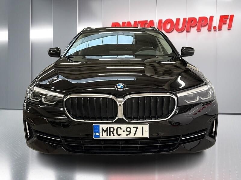 Käytetty BMW 530e 292 HP (214 kW) 2021 Musta Farmari