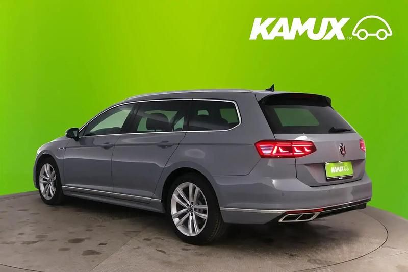 Käytetty VW Passat R-line 150 HP (110 kW) 2023 Hopea / harmaa Farmari