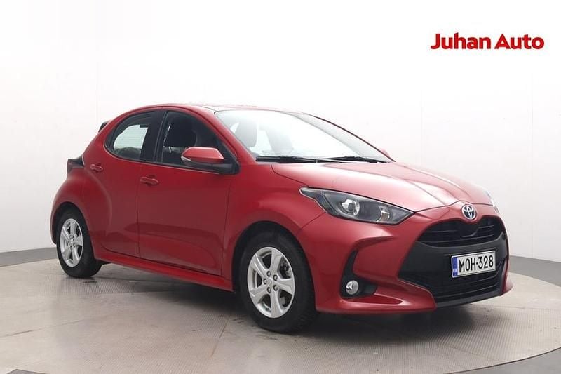 Punainen Käytetty 2022 Toyota Yaris Hybrid Active Viistoperä | 20 490 € (Perustarjous) - Kuva 1/4