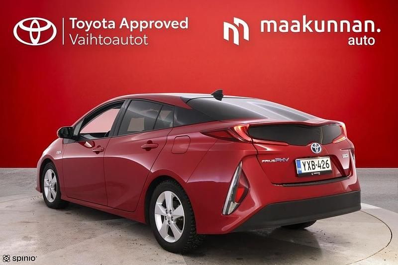 Käytetty Toyota Prius 122 HP (89 kW) 2020 Punainen Viistoperä