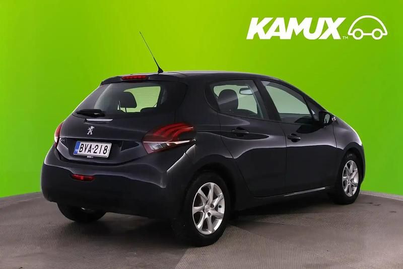 Käytetty Peugeot 208 Active 83 HP (61 kW) 2018 Hopea / harmaa Viistoperä