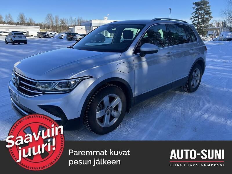 Käytetty VW Tiguan Style 245 HP (180 kW) 2021 Hopea Katumaasturi