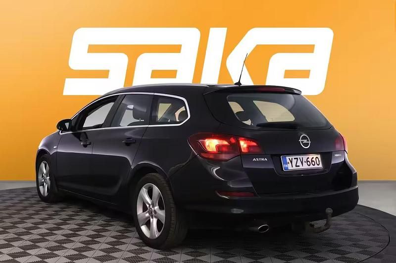 Käytetty Opel Astra 2011