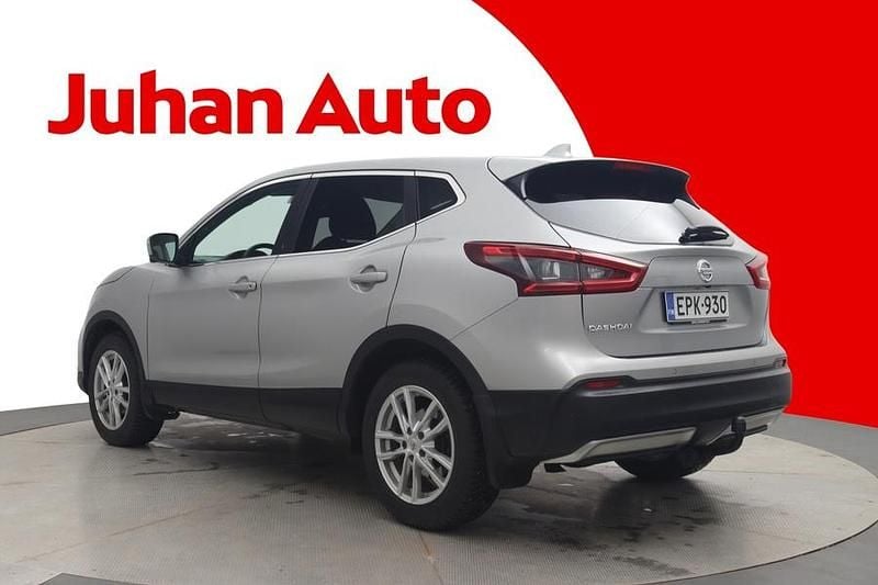 Käytetty Nissan Qashqai N-Connecta 116 HP (85 kW) 2018 Hopea Katumaasturi