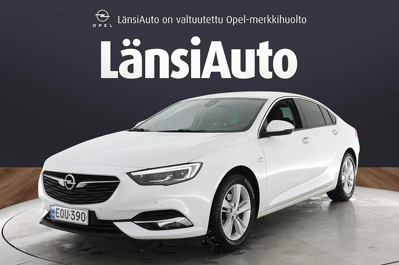 Käytetty Opel Insignia Innovation 165 HP (121 kW) 2018 Valkoinen Viistoperä