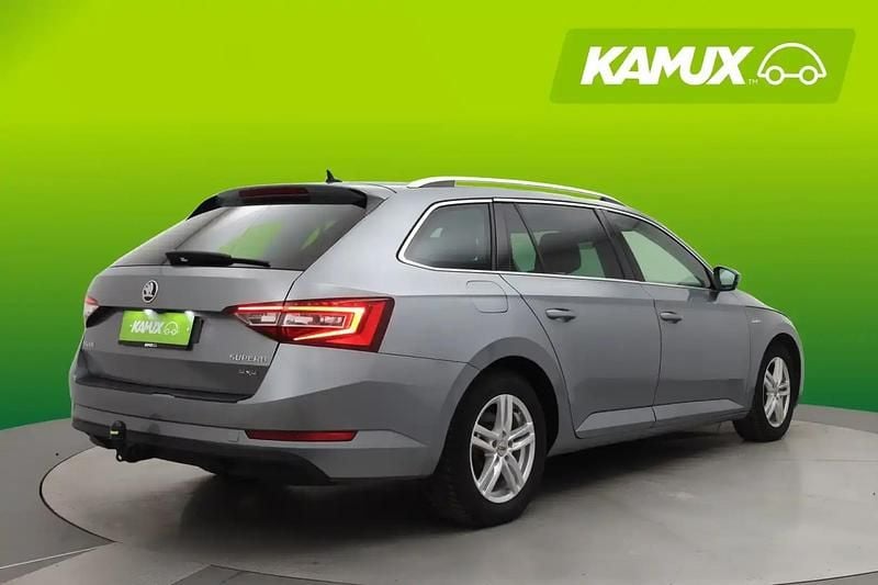 Käytetty Skoda Superb LAURIN & KLEMENT 190 HP (139 kW) 2018 Hopea / harmaa Farmari