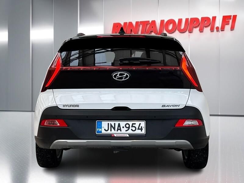 Käytetty Hyundai Bayon 120 HP (88 kW) 2023 Katumaasturi