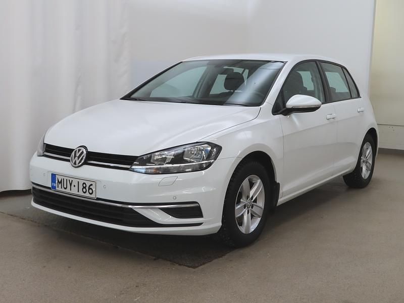 Käytetty VW Golf VII Comfortline 150 HP (110 kW) 2020 Valkoinen Viistoperä