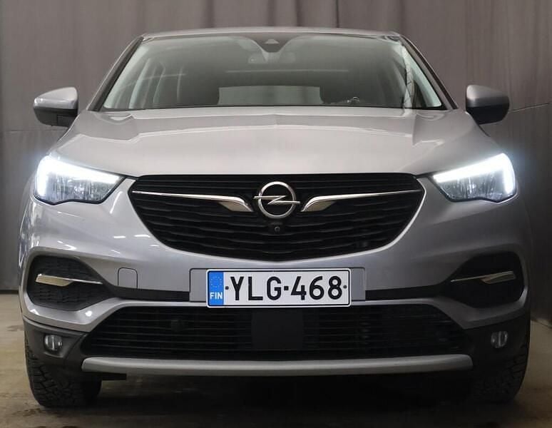 Käytetty Opel Grandland X Innovation 131 HP (96 kW) 2019 Harmaa Katumaasturi
