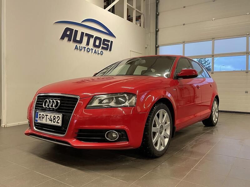 Punainen Käytetty 2012 Audi A3 Sportback Attraction Viistoperä | 7 950 € (Perustarjous) - Kuva 1/4