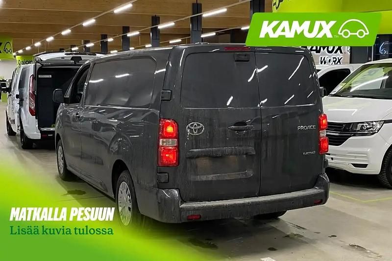 Uusi Toyota Proace Comfort 100 kW (136 HP) 2026 Titanium grey Tila-auto