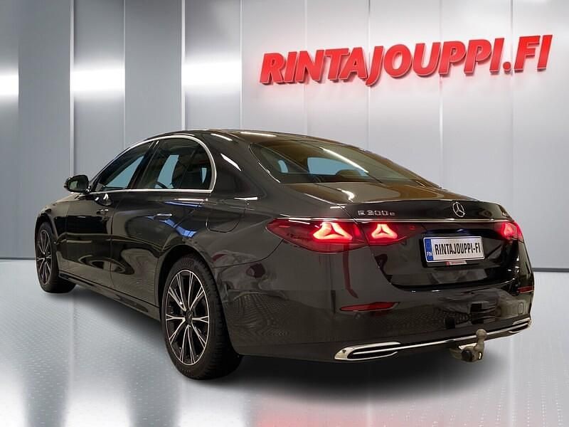 Käytetty Mercedes E300 Avantgarde 313 HP (230 kW) 2024 Sedan