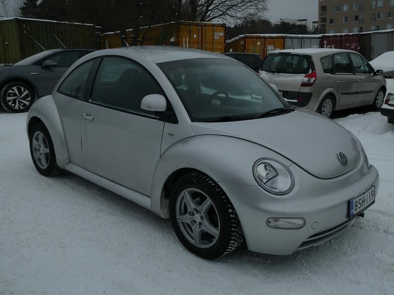 Käytetty VW New Beetle 116 HP (85 kW) 2000 Harmaa Viistoperä