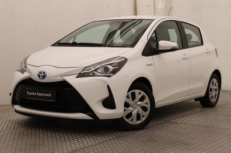 Valkoinen Käytetty 2018 Toyota Yaris Hybrid Active Viistoperä | 13 480 € (Perustarjous) - Kuva 1/4