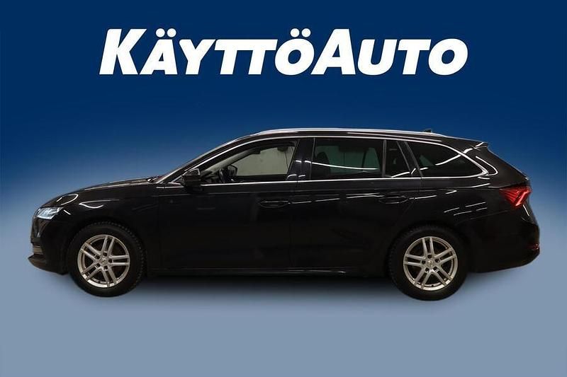 Käytetty Skoda Octavia Style 150 HP (110 kW) 2021 Musta Farmari
