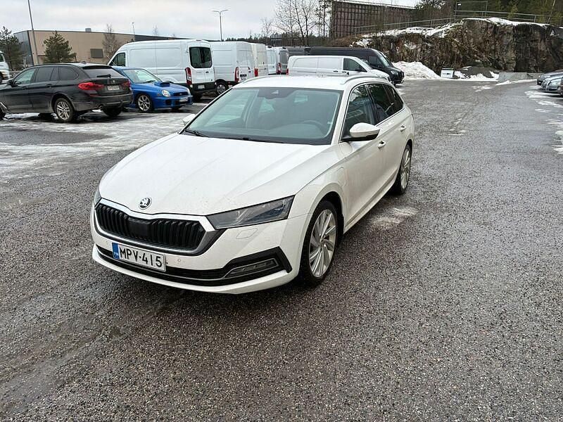 Käytetty Skoda Octavia Style 204 HP (150 kW) 2021 Farmari