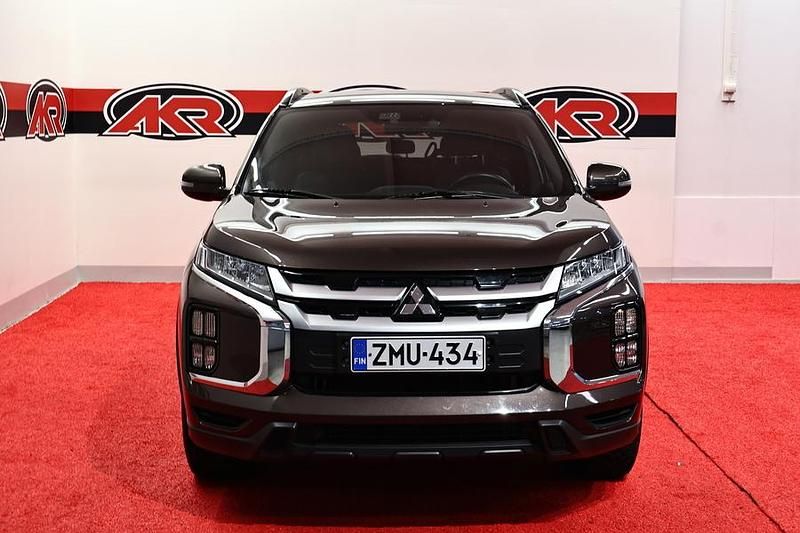 Käytetty Mitsubishi ASX Instyle 150 HP (110 kW) 2020 Ruskea Katumaasturi