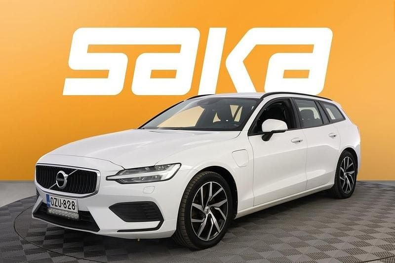 Käytetty Volvo V60 Momentum 390 HP (286 kW) 2020 Farmari