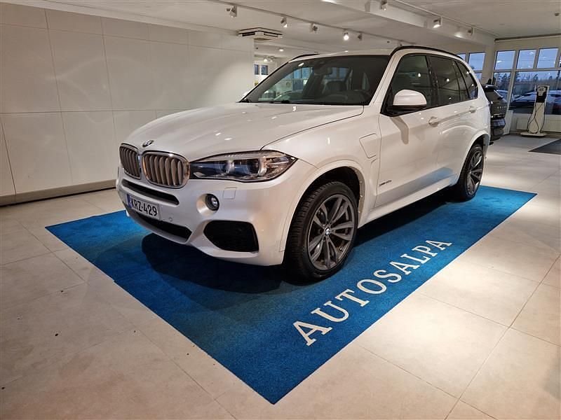 Valkoinen Käytetty 2016 BMW X5 Comfort Edition Katumaasturi | 21 900 € (Perustarjous) - Kuva 1/4