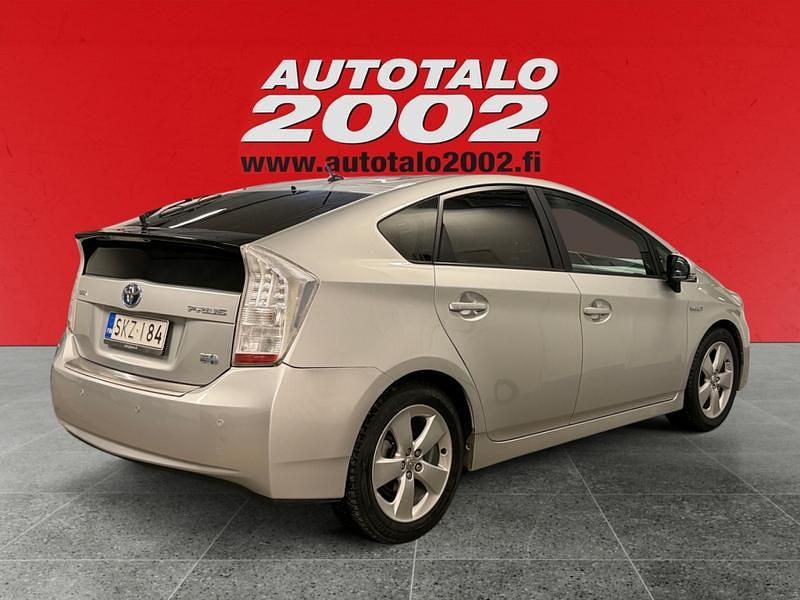 Käytetty Toyota Prius 99 HP (72 kW) 2009 Harmaa Viistoperä