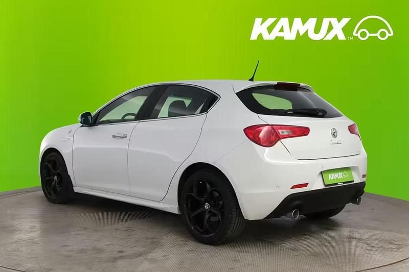 Käytetty Alfa Romeo Giulietta 170 HP (125 kW) 2011 Valkoinen Viistoperä