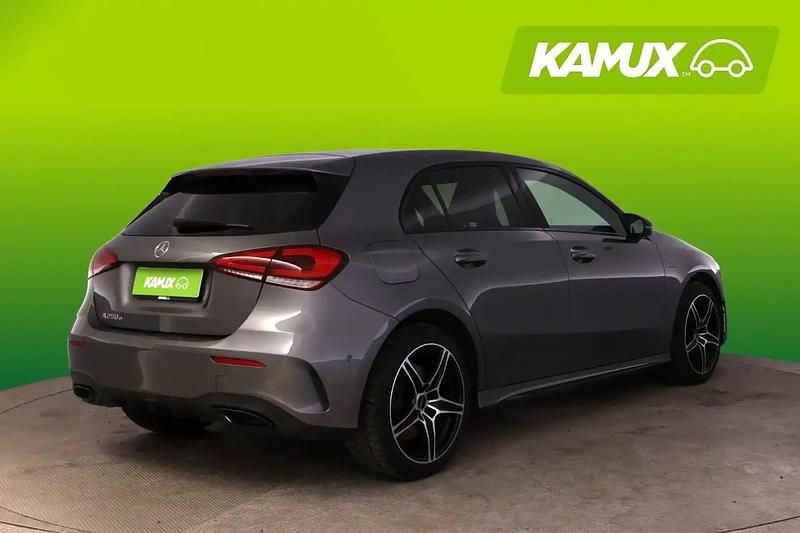 Käytetty Mercedes A250 Business 160 HP (117 kW) 2021 Hopea / harmaa Sedan