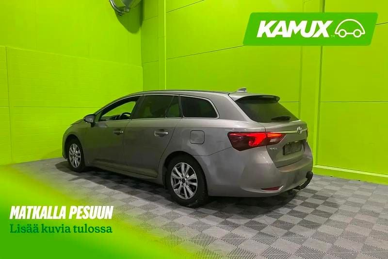 Käytetty Toyota Avensis Multidrive S 147 HP (108 kW) 2016 Ruskea Farmari