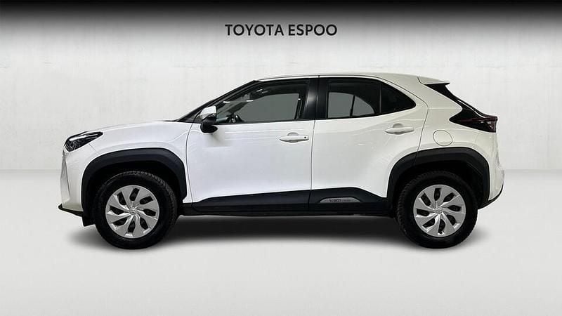 Käytetty Toyota Yaris Cross Active 116 HP (85 kW) 2022 Valkoinen Katumaasturi