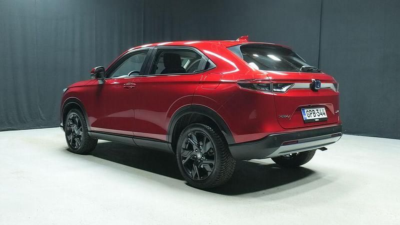 Käytetty Honda HR-V Elegance 131 HP (96 kW) 2022 Punainen Katumaasturi