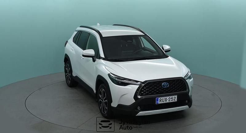 Käytetty Toyota Corolla Cross Edition 197 HP (144 kW) 2023 Valkoinen Katumaasturi