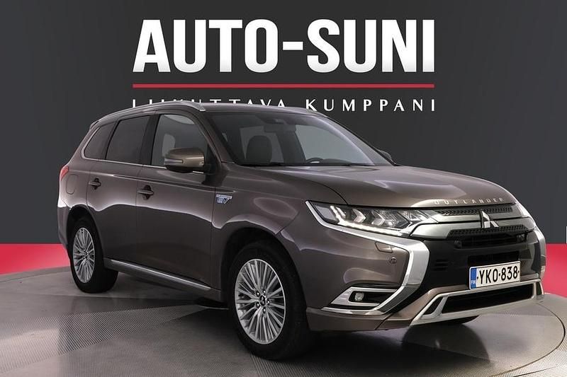 Käytetty 2019 Mitsubishi Outlander P-HEV Instyle Katumaasturi | 15 500 € (Hyvä tarjous) - Kuva 1/4