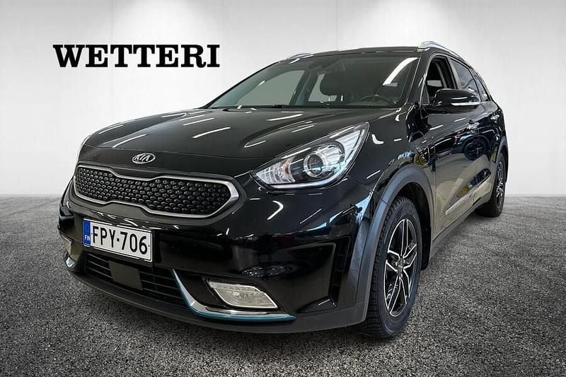 Käytetty Kia Niro Premium 105 HP (77 kW) 2017 Musta Katumaasturi