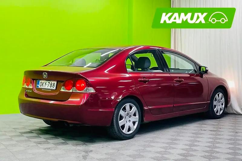 Käytetty Honda Civic Comfort 140 HP (102 kW) 2007 Punainen Sedan