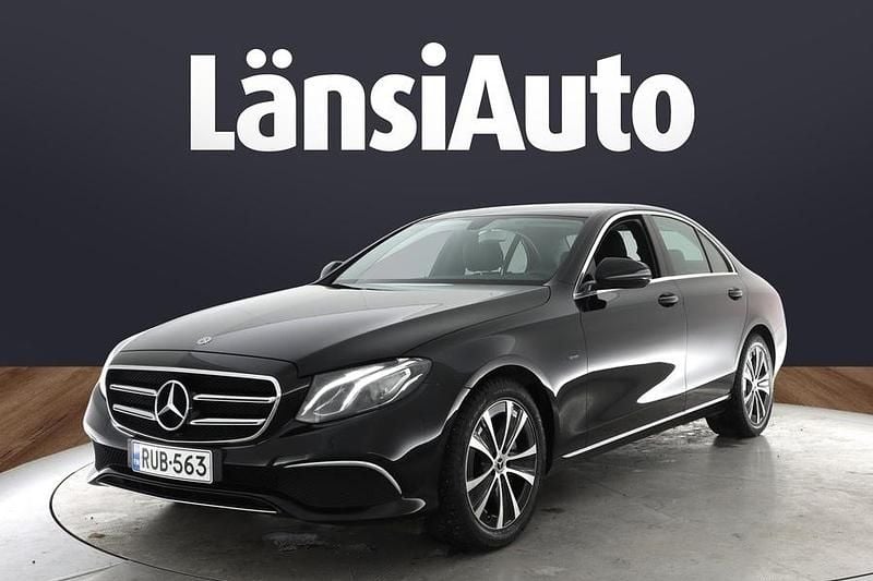 Musta Käytetty 2020 Mercedes E300 Business Sedan | 25 890 € (Supertarjous) - Kuva 1/1