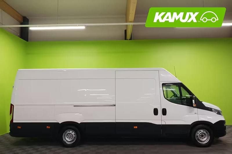 Käytetty Iveco Daily 156 HP (114 kW) 2018 Van