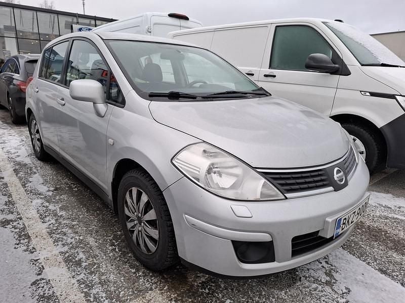 Hopea Käytetty 2009 Nissan Tiida City Viistoperä | 4 990 € - Kuva 1/4
