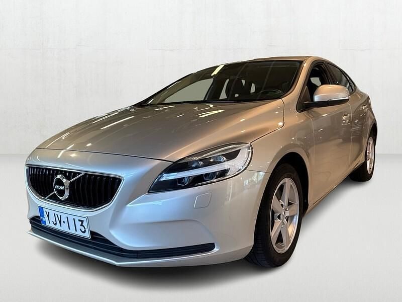 Käytetty Volvo V40 Business Edition 122 HP (89 kW) 2018 Ruskea (beige) Farmari