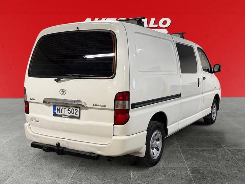 Käytetty Toyota HiAce 117 HP (86 kW) 2011 Valkoinen Van