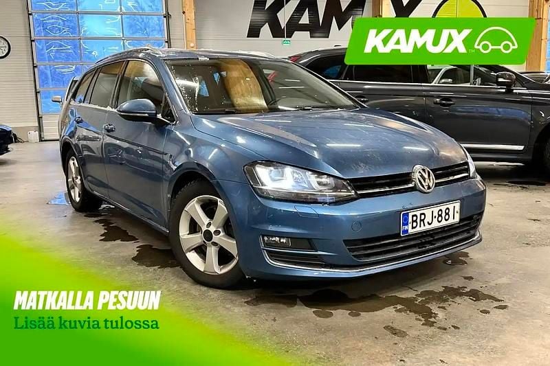 Käytetty VW Golf VII Highline 122 HP (89 kW) 2013 Sininen Farmari