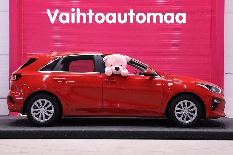 Käytetty Kia Ceed LX 140 HP (102 kW) 2019 Viistoperä