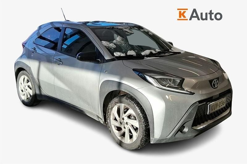 Käytetty Toyota Aygo X Multidrive S 72 HP (52 kW) 2023 Hopea Katumaasturi