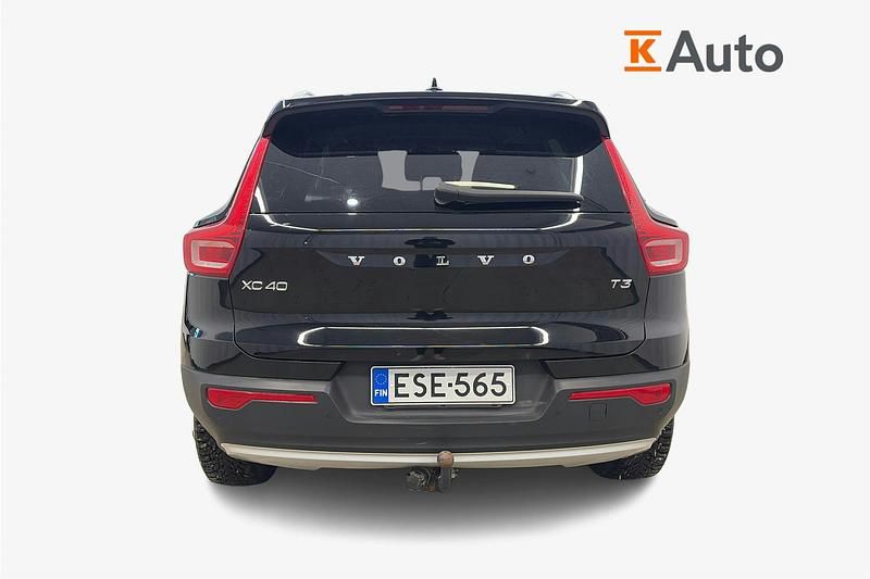 Käytetty Volvo XC40 Business Edition 163 HP (119 kW) 2020 Musta Katumaasturi