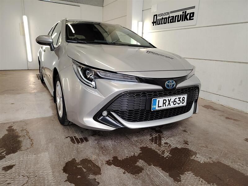 Käytetty Toyota Corolla Edition 122 HP (89 kW) 2022 Hopea Farmari