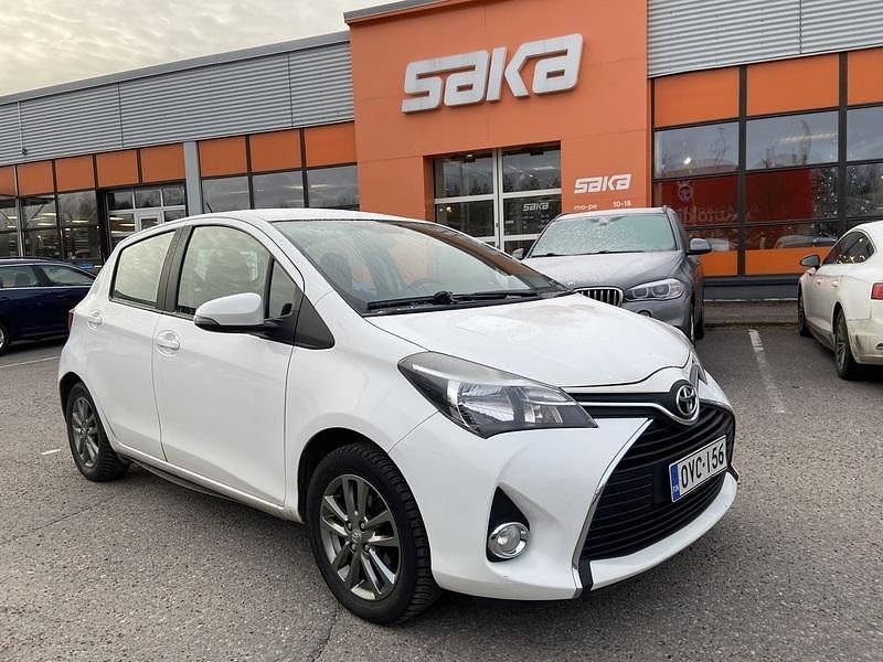 Käytetty 2016 Toyota Yaris Active Viistoperä | 9 290 € (Perustarjous) - Kuva 1/4