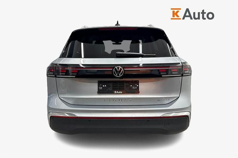 Uusi VW Tiguan Elegance 201 HP (147 kW) 2026 Met. harmaa Katumaasturi