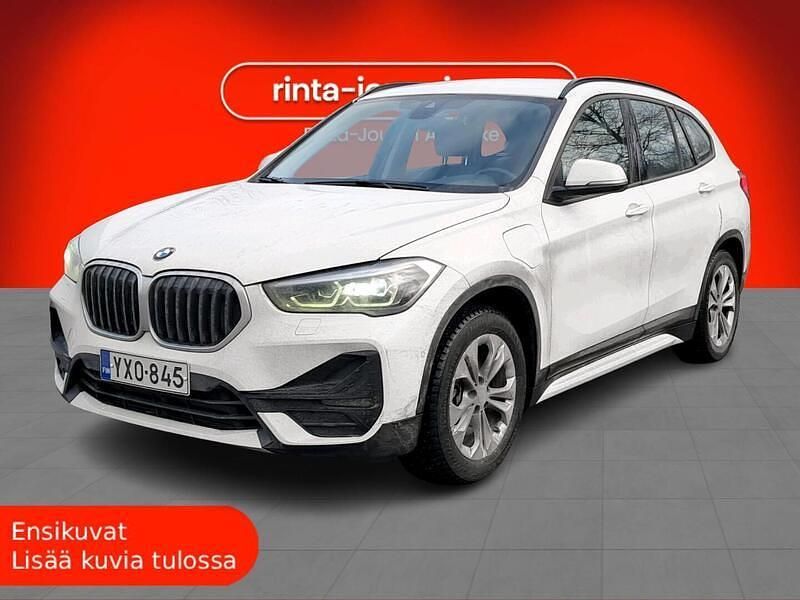 Käytetty 2021 BMW X1 Sport Line Katumaasturi | 21 900 € (Perustarjous) - Kuva 1/3