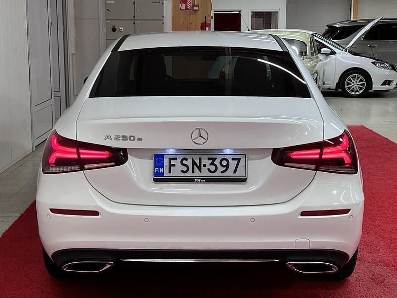 Käytetty Mercedes A250 Business 160 HP (117 kW) 2023 Sedan