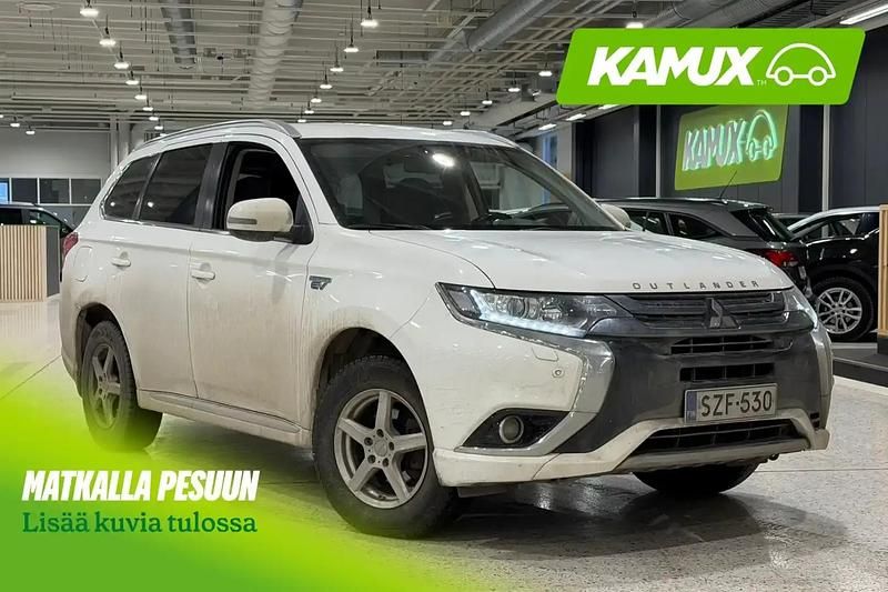 Käytetty Mitsubishi Outlander P-HEV Intense 150 HP (110 kW) 2016 Valkoinen Farmari