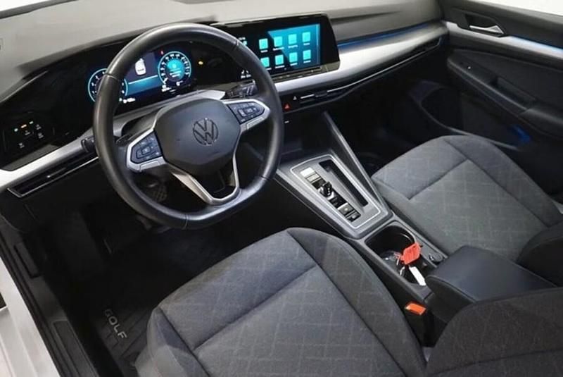 Käytetty VW Golf VIII 150 HP (110 kW) 2024 Valkoinen Viistoperä